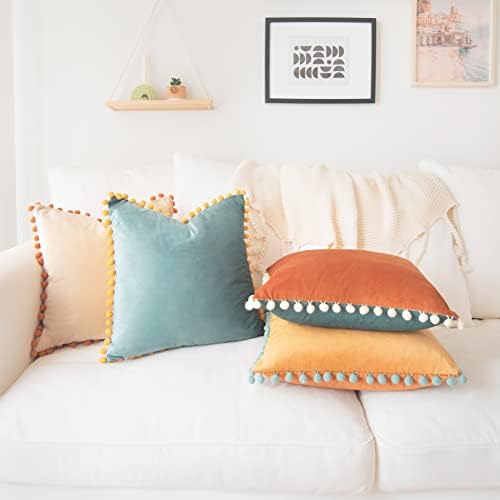 Ponedjeljak MOOSE Decorative Throw jastuk pokriva kućišta jastuk, Set 4 mekani baršun Pom Poms