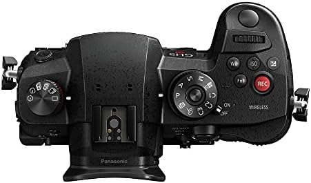 Panasonic LUMIX GH5s Karoserija kamere bez ogledala sa karticom od 64 GB i paketom dodatne opreme