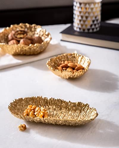 Serein Gold Dekorativna zdjela za središnji stol Center Furl Zlatna mesingana posuda sa iskleptiranim